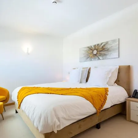 Snazzy Varandas Do Castelo One Bedroom With Sea View Sleeps 2persons Διαμέρισμα *