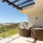 Snazzy Varandas Do Castelo One Bedroom With Sea View Sleeps 2persons شقة