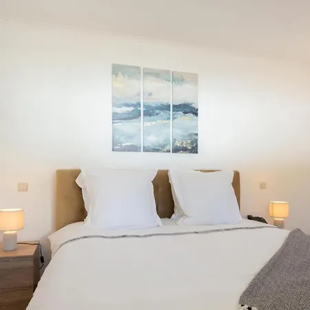 Snazzy Varandas Do Castelo One Bedroom With Sea View Sleeps 2persons Apartment