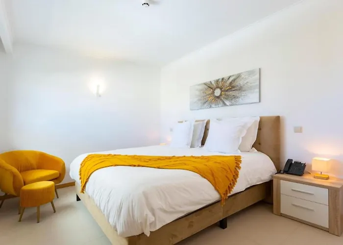 Snazzy Varandas Do Castelo One Bedroom With Sea View Sleeps 2persons Apartment *