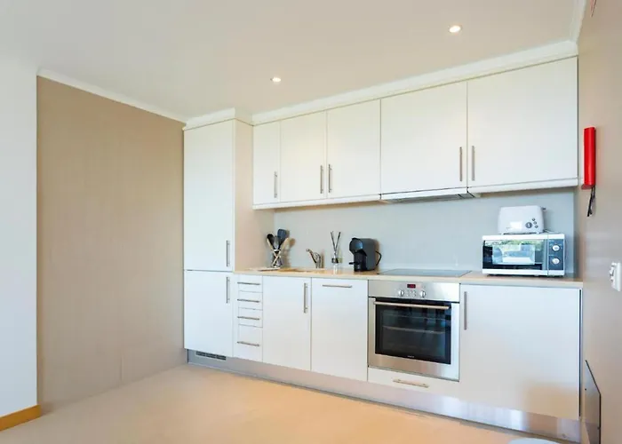 Snazzy Varandas Do Castelo One Bedroom With Sea View Sleeps 2persons Apartment *