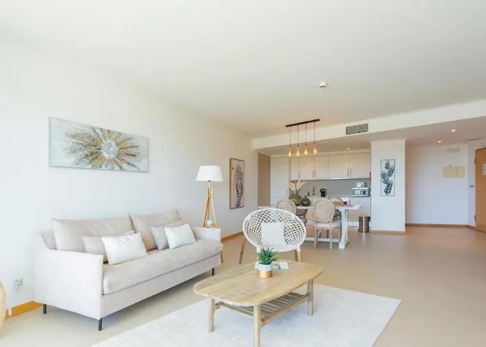 Apartment Snazzy Varandas Do Castelo One Bedroom With Sea View Sleeps 2persons