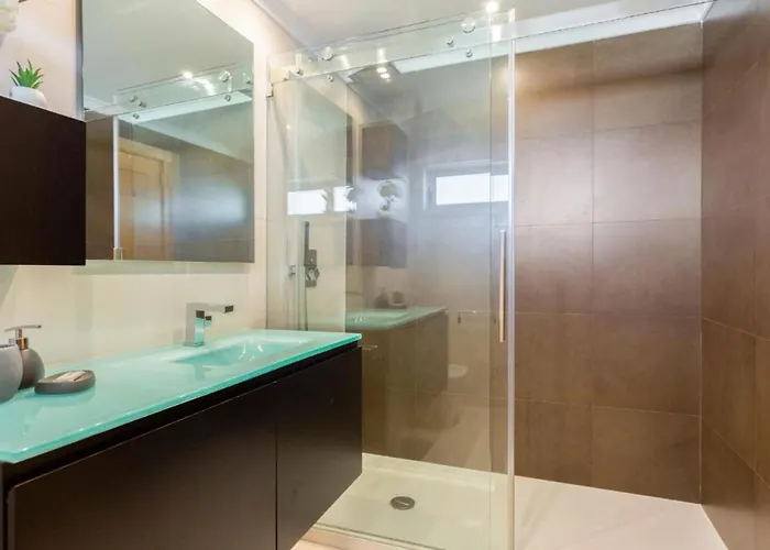 Snazzy Varandas Do Castelo One Bedroom With Sea View Sleeps 2persons