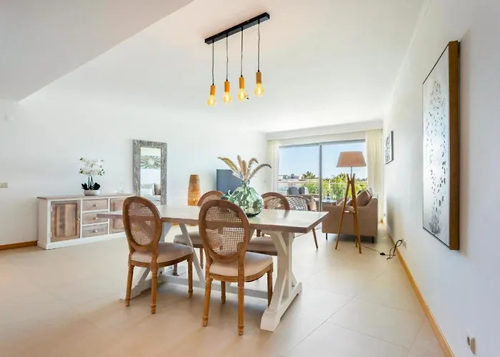 Apartment Snazzy Varandas Do Castelo One Bedroom With Sea View Sleeps 2persons