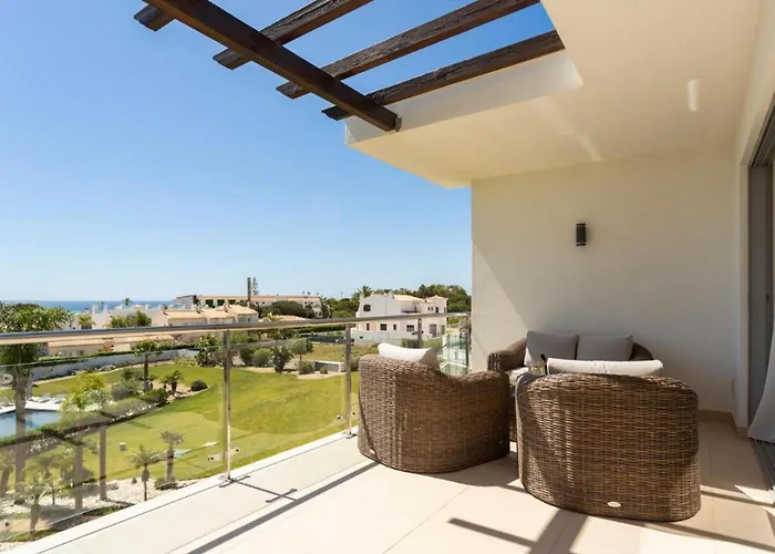 Snazzy Varandas Do Castelo One Bedroom With Sea View Sleeps 2persons Apartment